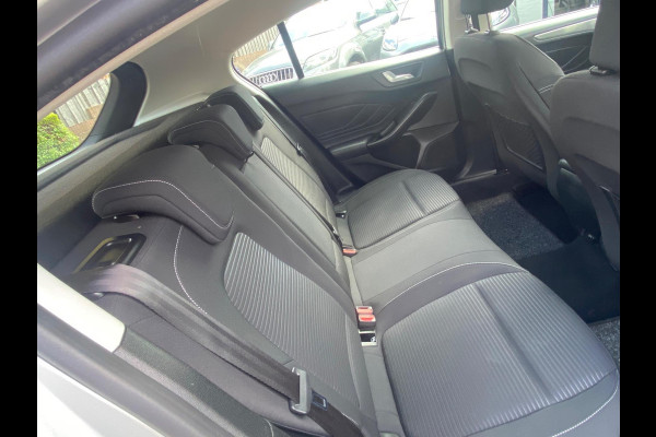 Ford Focus 1.0 TITANIUM CAMERA/NAVI/KEYLESS/LANE/CARPLAY