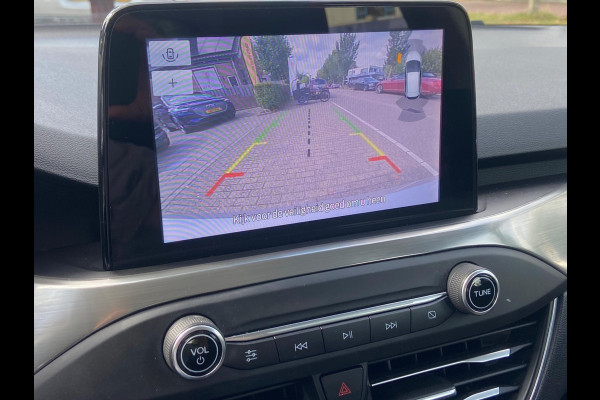 Ford Focus 1.0 TITANIUM CAMERA/NAVI/KEYLESS/LANE/CARPLAY