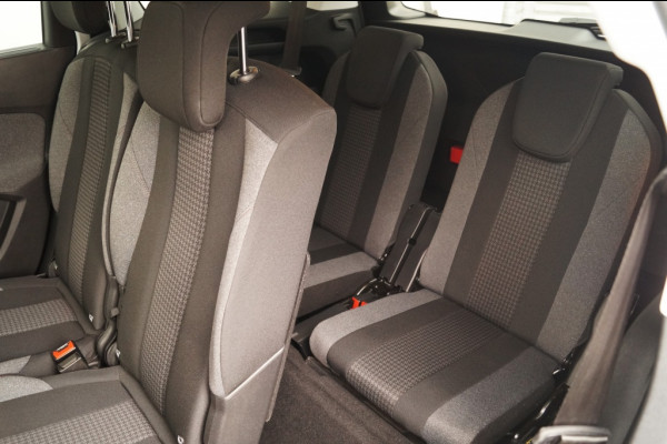 Peugeot 5008 1.2 PureTech 130pk Automaat Executive 7-persoons