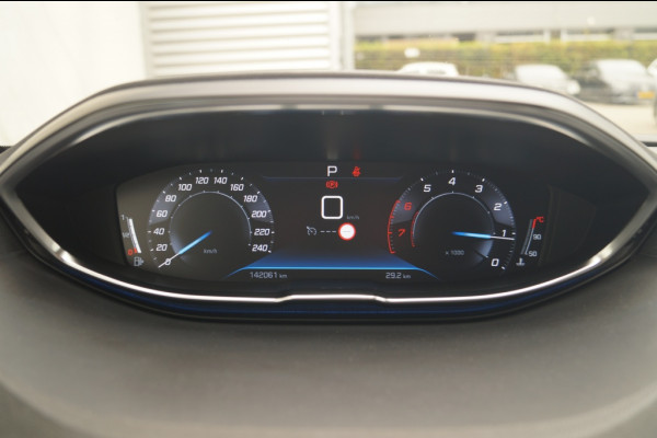 Peugeot 5008 1.2 PureTech 130pk Automaat Executive 7-persoons
