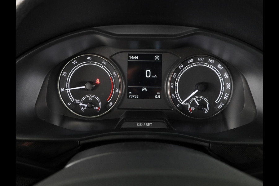 Škoda SCALA 1.0 TSI Sport Business 115 pk | Navigatie via App | Parkeersensoren achter | Autom. airco | Cruise control | Apple Carplay/Android Auto |
