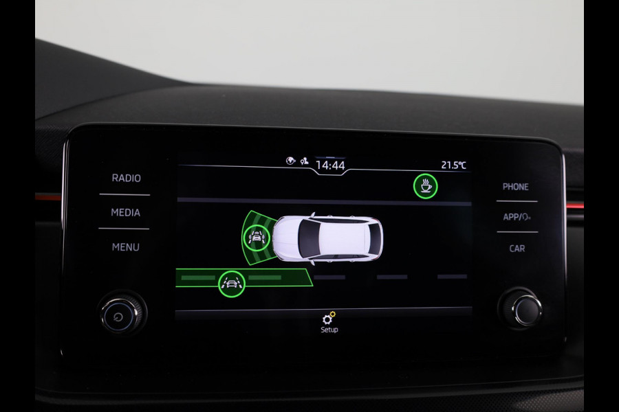 Škoda SCALA 1.0 TSI Sport Business 115 pk | Navigatie via App | Parkeersensoren achter | Autom. airco | Cruise control | Apple Carplay/Android Auto |