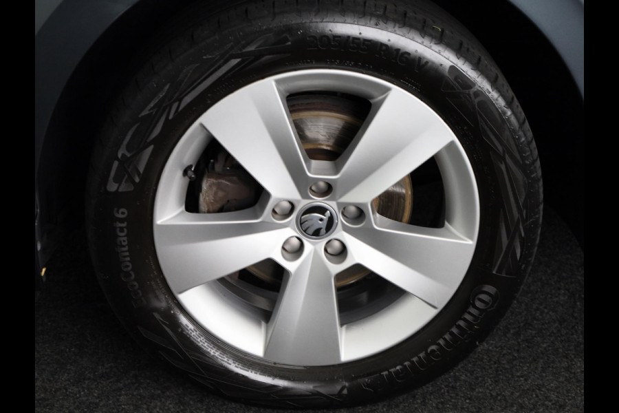 Škoda SCALA 1.0 TSI Sport Business 115 pk | Navigatie via App | Parkeersensoren achter | Autom. airco | Cruise control | Apple Carplay/Android Auto |