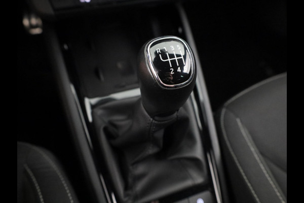 Škoda SCALA 1.0 TSI Sport Business 115 pk | Navigatie via App | Parkeersensoren achter | Autom. airco | Cruise control | Apple Carplay/Android Auto |