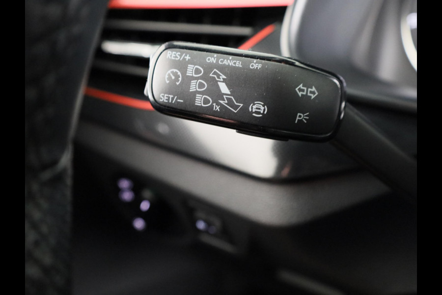 Škoda SCALA 1.0 TSI Sport Business 115 pk | Navigatie via App | Parkeersensoren achter | Autom. airco | Cruise control | Apple Carplay/Android Auto |
