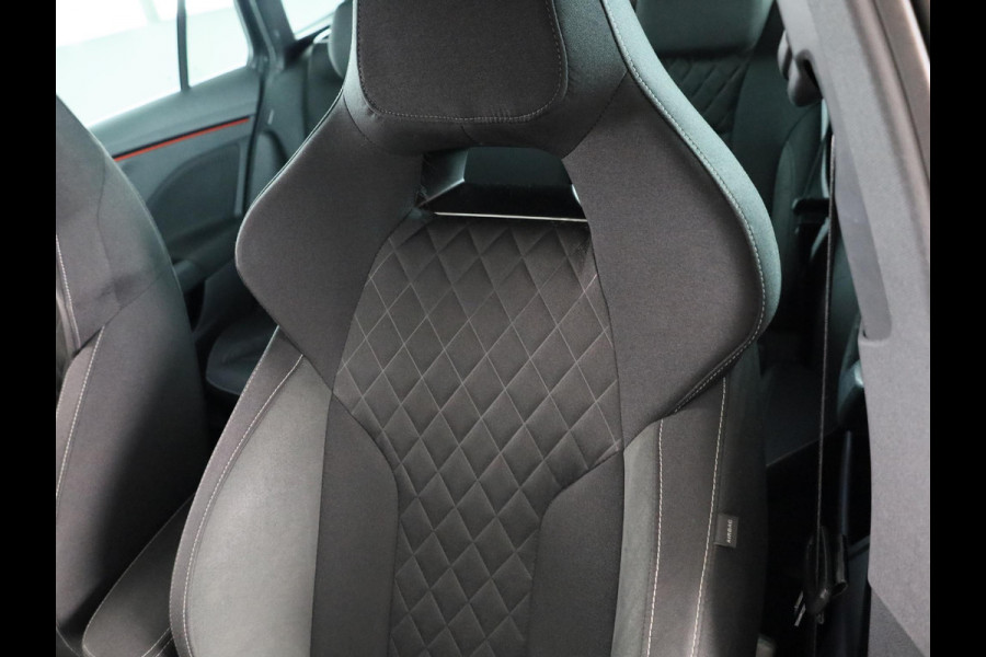 Škoda SCALA 1.0 TSI Sport Business 115 pk | Navigatie via App | Parkeersensoren achter | Autom. airco | Cruise control | Apple Carplay/Android Auto |