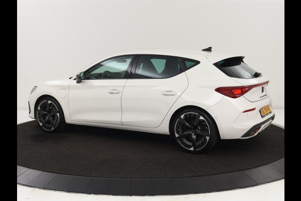CUPRA Leon 1.4 eHybrid VZ | 245pk | Stoel & stuurverwarming | Carplay | Camera | Adaptive cruise | Navigatie | Sfeerverlichting | Keyless | Sportstoelen | PHEV | Plug In