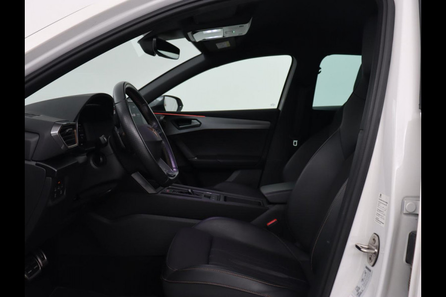 CUPRA Leon 1.4 eHybrid VZ | 245pk | Stoel & stuurverwarming | Carplay | Camera | Adaptive cruise | Navigatie | Sfeerverlichting | Keyless | Sportstoelen | PHEV | Plug In