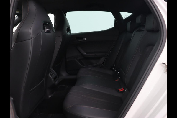 CUPRA Leon 1.4 eHybrid VZ | 245pk | Stoel & stuurverwarming | Carplay | Camera | Adaptive cruise | Navigatie | Sfeerverlichting | Keyless | Sportstoelen | PHEV | Plug In