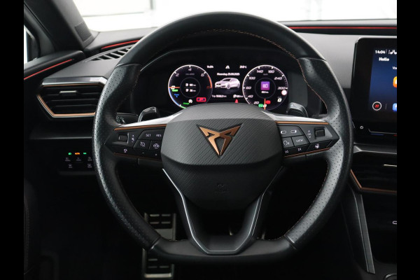 CUPRA Leon 1.4 eHybrid VZ | 245pk | Stoel & stuurverwarming | Carplay | Camera | Adaptive cruise | Navigatie | Sfeerverlichting | Keyless | Sportstoelen | PHEV | Plug In
