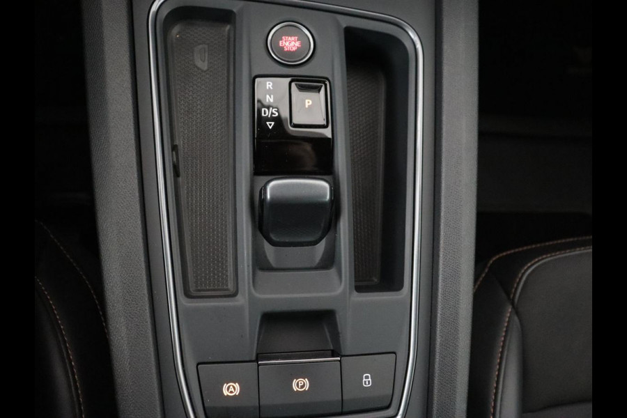 CUPRA Leon 1.4 eHybrid VZ | 245pk | Stoel & stuurverwarming | Carplay | Camera | Adaptive cruise | Navigatie | Sfeerverlichting | Keyless | Sportstoelen | PHEV | Plug In