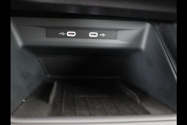 CUPRA Leon 1.4 eHybrid VZ | 245pk | Stoel & stuurverwarming | Carplay | Camera | Adaptive cruise | Navigatie | Sfeerverlichting | Keyless | Sportstoelen | PHEV | Plug In