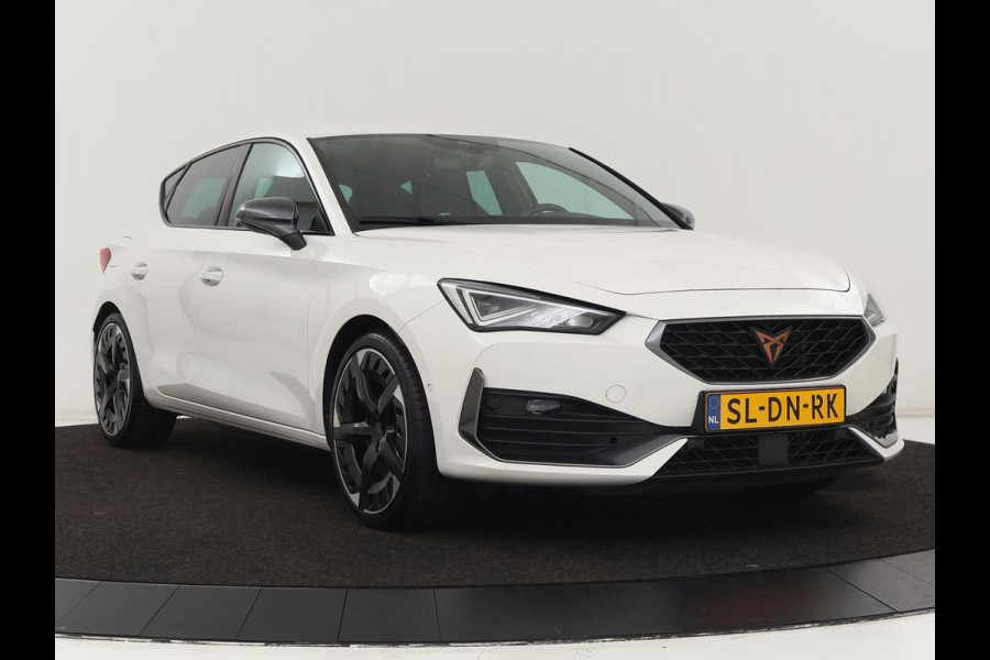 CUPRA Leon 1.4 eHybrid VZ | 245pk | Stoel & stuurverwarming | Carplay | Camera | Adaptive cruise | Navigatie | Sfeerverlichting | Keyless | Sportstoelen | PHEV | Plug In