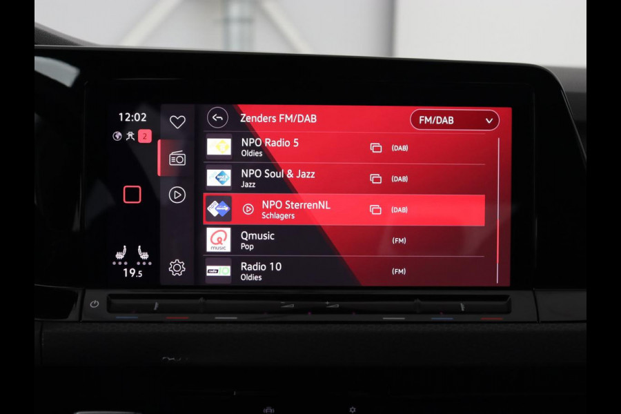 Volkswagen Golf 2.0 TSI GTI Clubsport | 300pk | Stoel & stuurverwarming | Carplay | Sfeerverlichting | LED Plus | Sportstoelen | Parkeerhulp | Digital Cockpit | Climate control