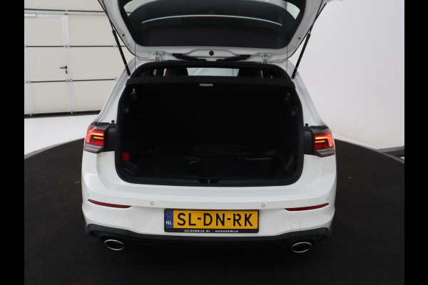 Volkswagen Golf 2.0 TSI GTI Clubsport | 300pk | Stoel & stuurverwarming | Carplay | Sfeerverlichting | LED Plus | Sportstoelen | Parkeerhulp | Digital Cockpit | Climate control