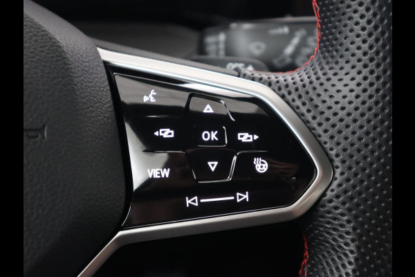 Volkswagen Golf 2.0 TSI GTI Clubsport | 300pk | Stoel & stuurverwarming | Carplay | Sfeerverlichting | LED Plus | Sportstoelen | Parkeerhulp | Digital Cockpit | Climate control