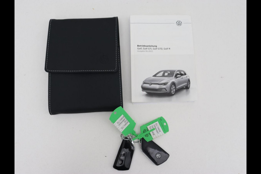 Volkswagen Golf 2.0 TSI GTI Clubsport | 300pk | Stoel & stuurverwarming | Carplay | Sfeerverlichting | LED Plus | Sportstoelen | Parkeerhulp | Digital Cockpit | Climate control