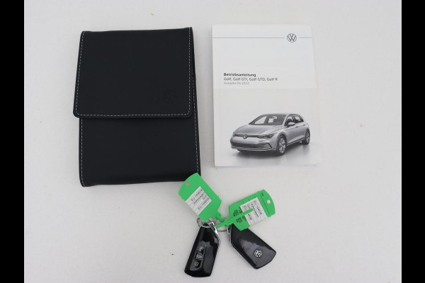 Volkswagen Golf 2.0 TSI GTI Clubsport | 300pk | Stoel & stuurverwarming | Carplay | Sfeerverlichting | LED Plus | Sportstoelen | Parkeerhulp | Digital Cockpit | Climate control