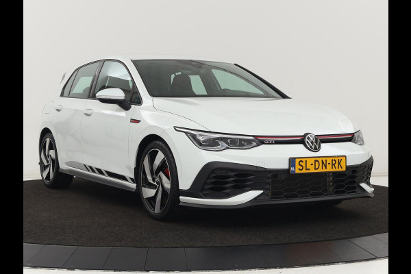 Volkswagen Golf 2.0 TSI GTI Clubsport | 300pk | Stoel & stuurverwarming | Carplay | Sfeerverlichting | LED Plus | Sportstoelen | Parkeerhulp | Digital Cockpit | Climate control