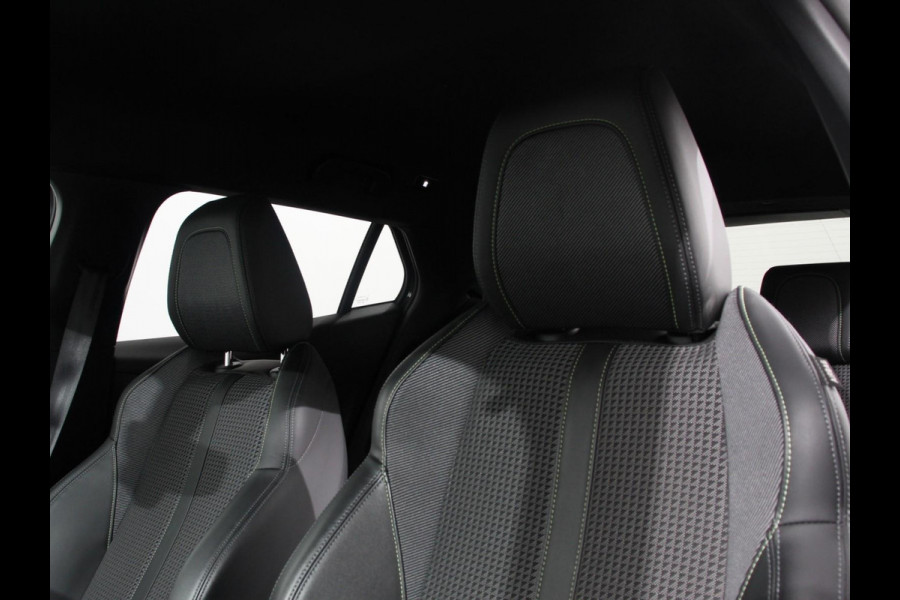 Peugeot 2008 1.2 PureTech 130pk Automaat GT-Line Navigatie Apple Carplay/Android Auto Camera Parkeersensoren Ledverlichting Cruise Control Virtual Cockpit Climate Control Lichtmetalen velgen