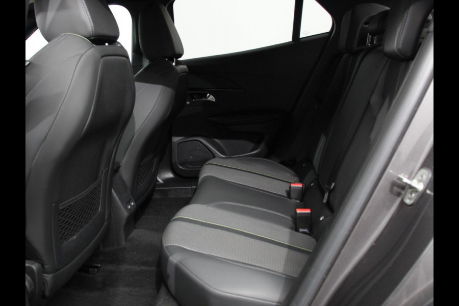 Peugeot 2008 1.2 PureTech 130pk Automaat GT-Line Navigatie Apple Carplay/Android Auto Camera Parkeersensoren Ledverlichting Cruise Control Virtual Cockpit Climate Control Lichtmetalen velgen