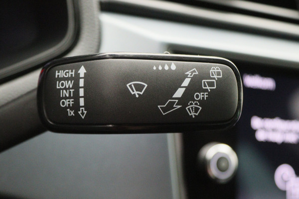 Seat Arona 1.0 TSI Style Business Intense Camera, Apple Carplay, Keyless, Climate, PDC, 17"
