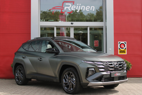 Hyundai Tucson 1.6 T-GDI PHEV 252PK 20TH ANNIVERSARY+ SKY *NIEUW* | PANORAMISCH SCHUIF/KANTELDAK | STUUR / STOELVERWARMING | FULL LED KOPLAMPEN | |HALF ALCANTARA / LEDER 20TH ANNIVERSARY DESIGN MET GROENE STIKSELS | NAVIGATIE | ADAPTIVE CRUISE CONTROL | DRAADLOOS APPLE CARPLAY / ANDROID AUTO | DRAADLOOS TELEFOONLADER | ELEKTRISCH BEDIENBARE ACHTERKLEP | DODEHOEK DETECTIE | 3 FASE CLIMATE CONTROL | KRELL PREMIUM AUDIO | 19"INCH 20TH ANNIVERSARY VELGEN | ZONWERING IN ACHTER PORTIEREN | PINE GREEN MATTE METALLIC LAK | DEURLIJSTEN MET LUXE AFWERKING | DAKRAILS ZWART |