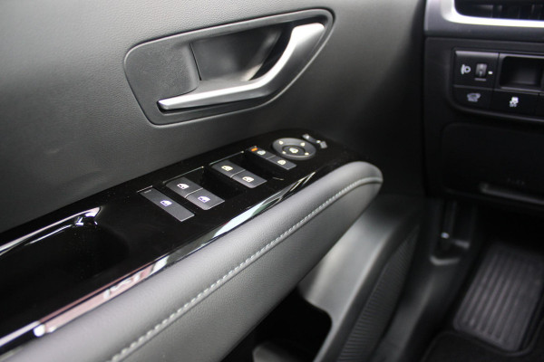 Hyundai Tucson 1.6 T-GDI PHEV 252PK 20TH ANNIVERSARY+ SKY *NIEUW* | PANORAMISCH SCHUIF/KANTELDAK | STUUR / STOELVERWARMING | FULL LED KOPLAMPEN | |HALF ALCANTARA / LEDER 20TH ANNIVERSARY DESIGN MET GROENE STIKSELS | NAVIGATIE | ADAPTIVE CRUISE CONTROL | DRAADLOOS APPLE CARPLAY / ANDROID AUTO | DRAADLOOS TELEFOONLADER | ELEKTRISCH BEDIENBARE ACHTERKLEP | DODEHOEK DETECTIE | 3 FASE CLIMATE CONTROL | KRELL PREMIUM AUDIO | 19"INCH 20TH ANNIVERSARY VELGEN | ZONWERING IN ACHTER PORTIEREN | PINE GREEN MATTE METALLIC LAK | DEURLIJSTEN MET LUXE AFWERKING | DAKRAILS ZWART |