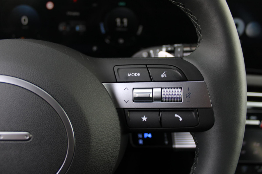 Hyundai Tucson 1.6 T-GDI PHEV 252PK 20TH ANNIVERSARY+ SKY *NIEUW* | PANORAMISCH SCHUIF/KANTELDAK | STUUR / STOELVERWARMING | FULL LED KOPLAMPEN | |HALF ALCANTARA / LEDER 20TH ANNIVERSARY DESIGN MET GROENE STIKSELS | NAVIGATIE | ADAPTIVE CRUISE CONTROL | DRAADLOOS APPLE CARPLAY / ANDROID AUTO | DRAADLOOS TELEFOONLADER | ELEKTRISCH BEDIENBARE ACHTERKLEP | DODEHOEK DETECTIE | 3 FASE CLIMATE CONTROL | KRELL PREMIUM AUDIO | 19"INCH 20TH ANNIVERSARY VELGEN | ZONWERING IN ACHTER PORTIEREN | PINE GREEN MATTE METALLIC LAK | DEURLIJSTEN MET LUXE AFWERKING | DAKRAILS ZWART |