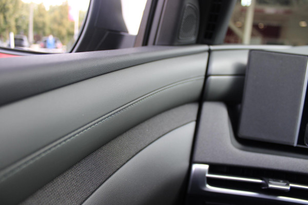 Hyundai Tucson 1.6 T-GDI PHEV 252PK 20TH ANNIVERSARY+ SKY *NIEUW* | PANORAMISCH SCHUIF/KANTELDAK | STUUR / STOELVERWARMING | FULL LED KOPLAMPEN | |HALF ALCANTARA / LEDER 20TH ANNIVERSARY DESIGN MET GROENE STIKSELS | NAVIGATIE | ADAPTIVE CRUISE CONTROL | DRAADLOOS APPLE CARPLAY / ANDROID AUTO | DRAADLOOS TELEFOONLADER | ELEKTRISCH BEDIENBARE ACHTERKLEP | DODEHOEK DETECTIE | 3 FASE CLIMATE CONTROL | KRELL PREMIUM AUDIO | 19"INCH 20TH ANNIVERSARY VELGEN | ZONWERING IN ACHTER PORTIEREN | PINE GREEN MATTE METALLIC LAK | DEURLIJSTEN MET LUXE AFWERKING | DAKRAILS ZWART |