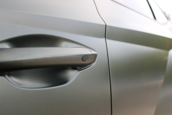 Hyundai Tucson 1.6 T-GDI PHEV 252PK 20TH ANNIVERSARY+ SKY *NIEUW* | PANORAMISCH SCHUIF/KANTELDAK | STUUR / STOELVERWARMING | FULL LED KOPLAMPEN | |HALF ALCANTARA / LEDER 20TH ANNIVERSARY DESIGN MET GROENE STIKSELS | NAVIGATIE | ADAPTIVE CRUISE CONTROL | DRAADLOOS APPLE CARPLAY / ANDROID AUTO | DRAADLOOS TELEFOONLADER | ELEKTRISCH BEDIENBARE ACHTERKLEP | DODEHOEK DETECTIE | 3 FASE CLIMATE CONTROL | KRELL PREMIUM AUDIO | 19"INCH 20TH ANNIVERSARY VELGEN | ZONWERING IN ACHTER PORTIEREN | PINE GREEN MATTE METALLIC LAK | DEURLIJSTEN MET LUXE AFWERKING | DAKRAILS ZWART |