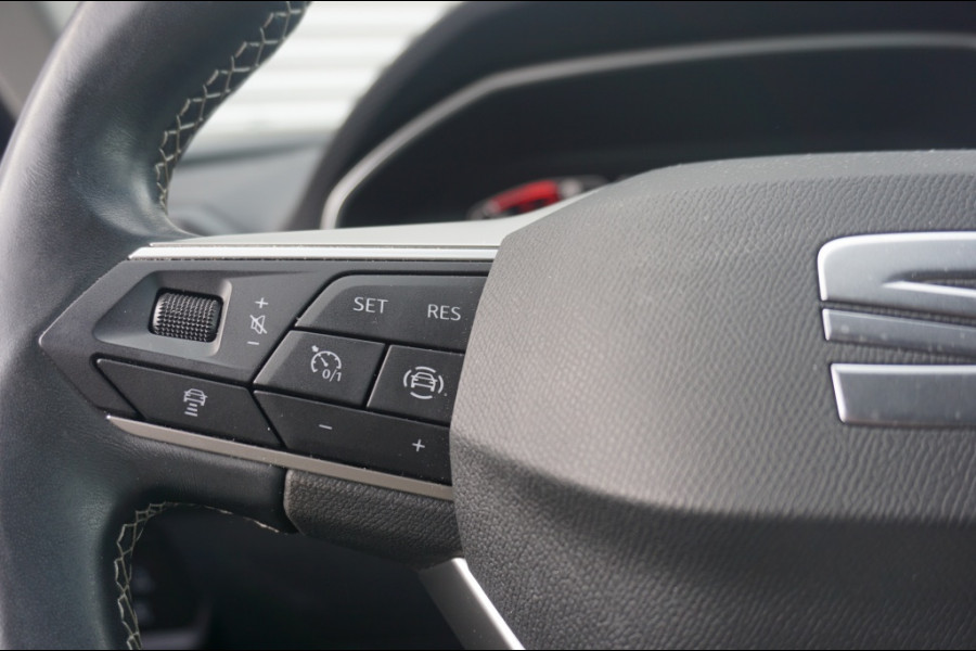 Seat Leon 130PK Style ADAPTIVE | TREKHAAK | WINTERPACK | CAMERA | KEYLESS!