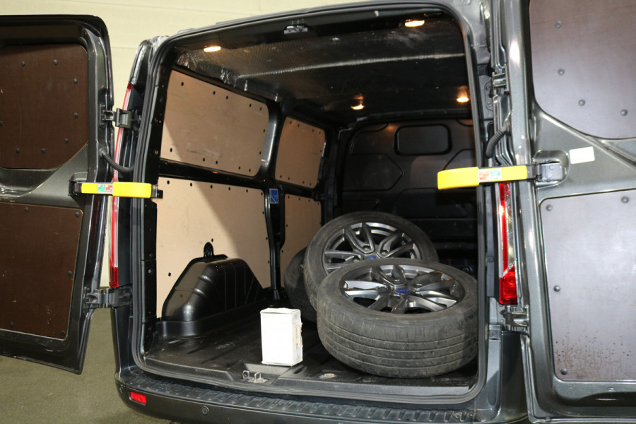 Ford Transit Custom 2.0 TDci 170pk L2 H1 Sport 2.8T Trekhaak