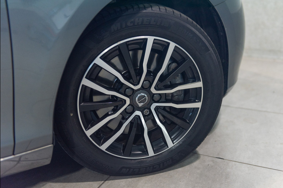 Volvo V40 D2 Aut. Business Parkeercamera CruiseControl 120pk