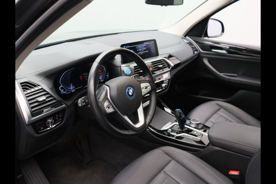 BMW iX3 Executive 80 kWh Trekhaak Pano/dak Leder Apple/Carplay