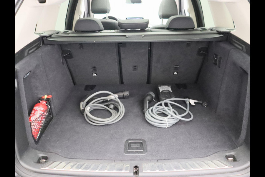 BMW iX3 Executive 80 kWh Trekhaak Pano/dak Leder Apple/Carplay