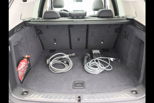 BMW iX3 Executive 80 kWh Trekhaak Pano/dak Leder Apple/Carplay