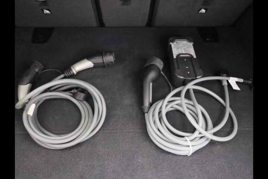 BMW iX3 Executive 80 kWh Trekhaak Pano/dak Leder Apple/Carplay