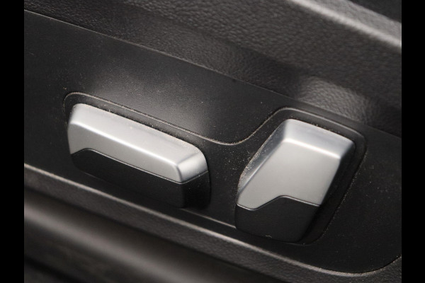 BMW iX3 Executive 80 kWh Trekhaak Pano/dak Leder Apple/Carplay