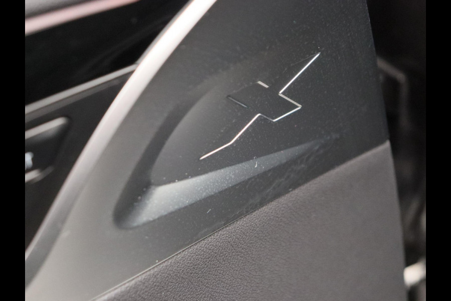 BMW iX3 Executive 80 kWh Trekhaak Pano/dak Leder Apple/Carplay