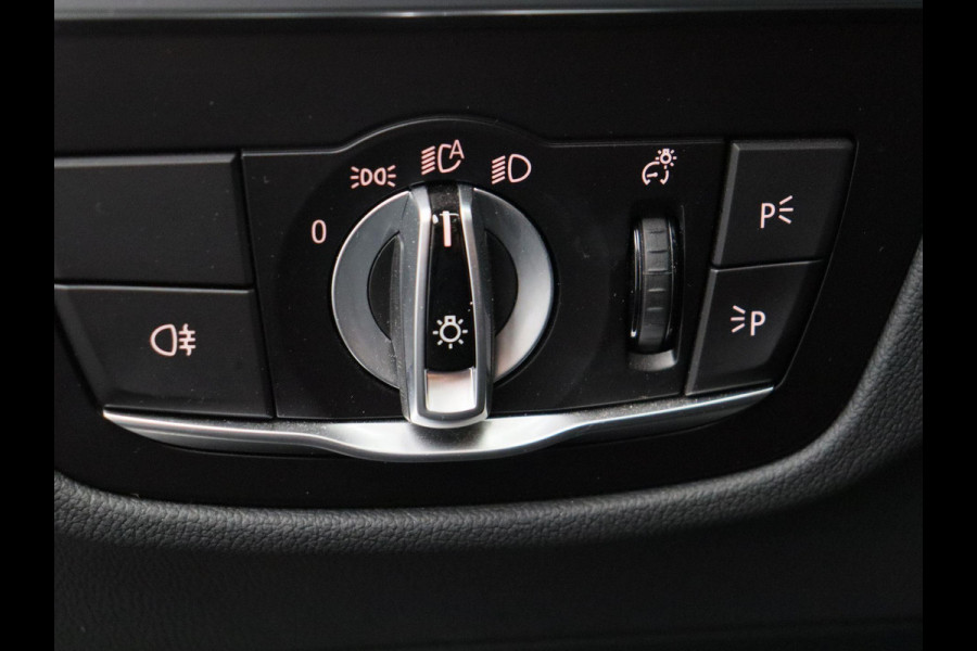 BMW iX3 Executive 80 kWh Trekhaak Pano/dak Leder Apple/Carplay