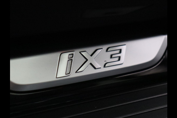 BMW iX3 Executive 80 kWh Trekhaak Pano/dak Leder Apple/Carplay