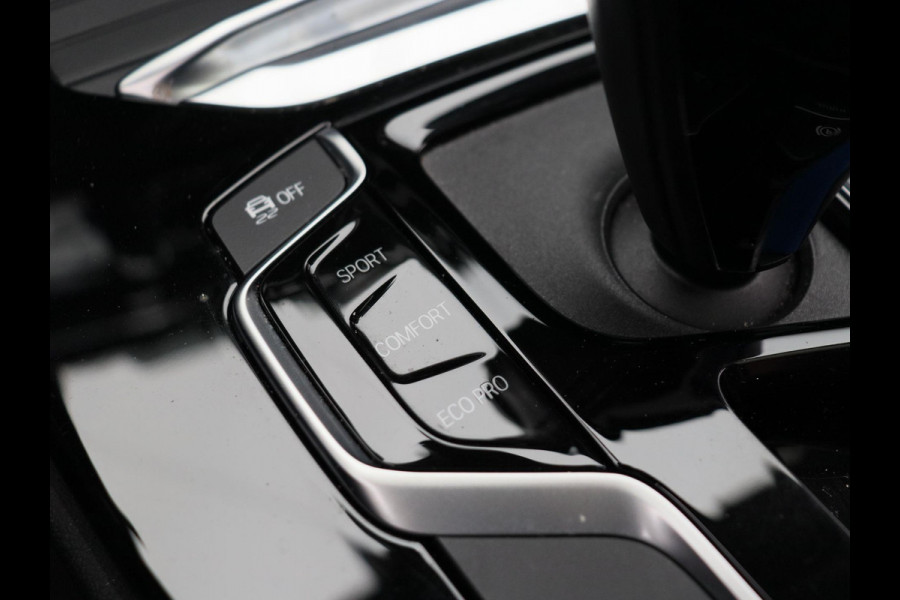 BMW iX3 Executive 80 kWh Trekhaak Pano/dak Leder Apple/Carplay