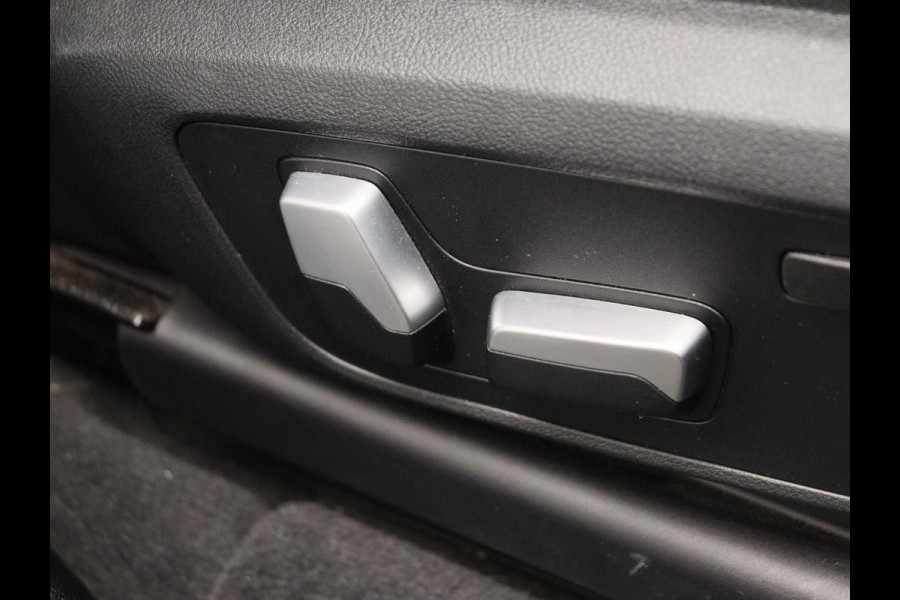 BMW iX3 Executive 80 kWh Trekhaak Pano/dak Leder Apple/Carplay