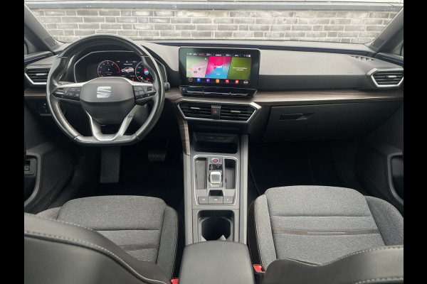 Seat Leon Sportstourer 1.5 eTSI Xcellence M-Hybrid | Elek Trekhaak | Sfeerverl. | LED | Carplay | Camera | Navi | Keyless | Adap. Cruise