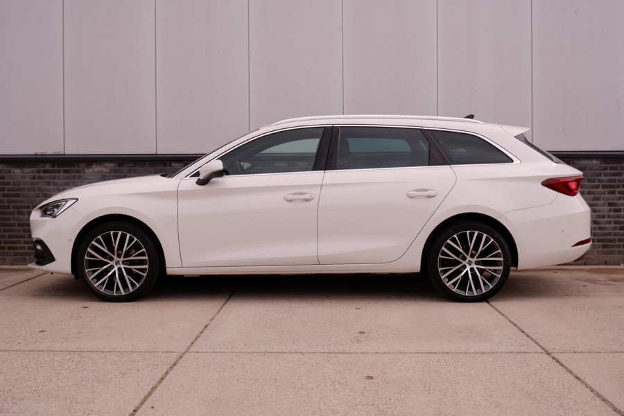 Seat Leon Sportstourer 1.5 eTSI Xcellence M-Hybrid | Elek Trekhaak | Sfeerverl. | LED | Carplay | Camera | Navi | Keyless | Adap. Cruise