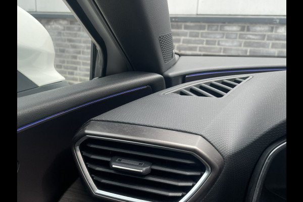 Seat Leon Sportstourer 1.5 eTSI Xcellence M-Hybrid | Elek Trekhaak | Sfeerverl. | LED | Carplay | Camera | Navi | Keyless | Adap. Cruise