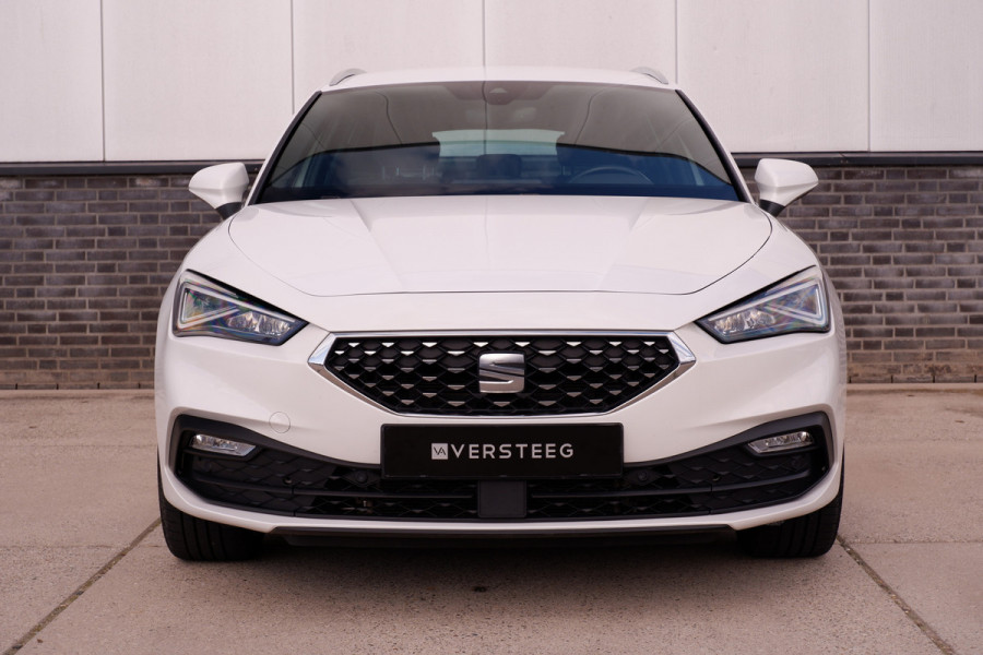 Seat Leon Sportstourer 1.5 eTSI Xcellence M-Hybrid | Elek Trekhaak | Sfeerverl. | LED | Carplay | Camera | Navi | Keyless | Adap. Cruise