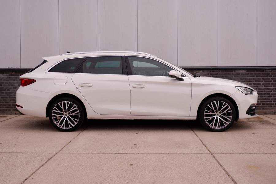 Seat Leon Sportstourer 1.5 eTSI Xcellence M-Hybrid | Elek Trekhaak | Sfeerverl. | LED | Carplay | Camera | Navi | Keyless | Adap. Cruise