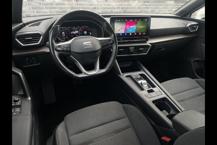 Seat Leon Sportstourer 1.5 eTSI Xcellence M-Hybrid | Elek Trekhaak | Sfeerverl. | LED | Carplay | Camera | Navi | Keyless | Adap. Cruise